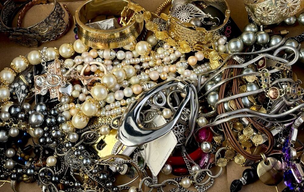 Four + LBS Chico’s Ann TAYLOR LCI Estate Modern Costume Jewelry Lots Wearable
